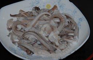 西兰花清炒鱿鱼须步骤4