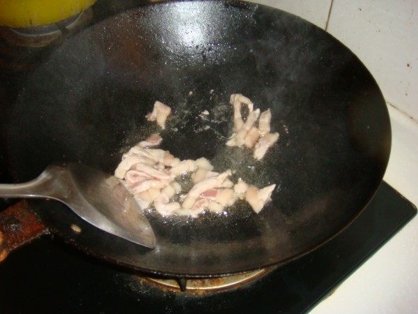洋葱木耳炒青椒步骤5