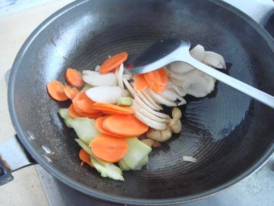 蚝油杏鲍菇扒西兰花步骤4