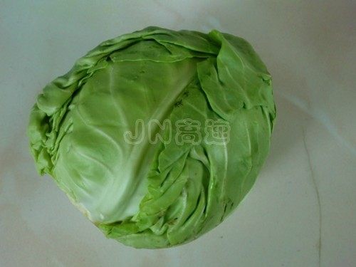 西红柿青椒炒包菜步骤1