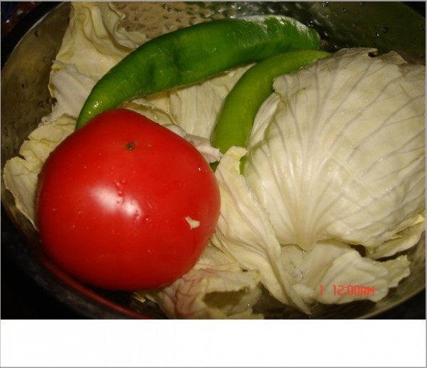 西红柿炒卷心菜步骤1