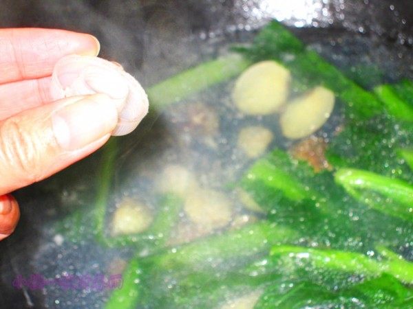 车螺芥菜汤步骤6