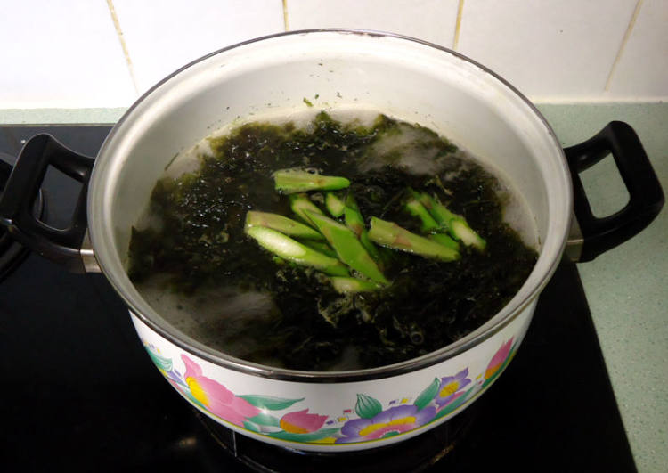 紫菜芦芛白玉菇汤步骤5