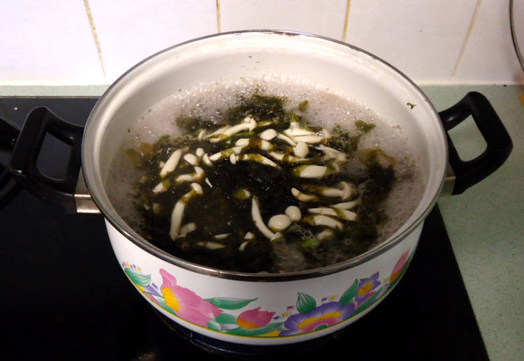 紫菜芦芛白玉菇汤步骤7