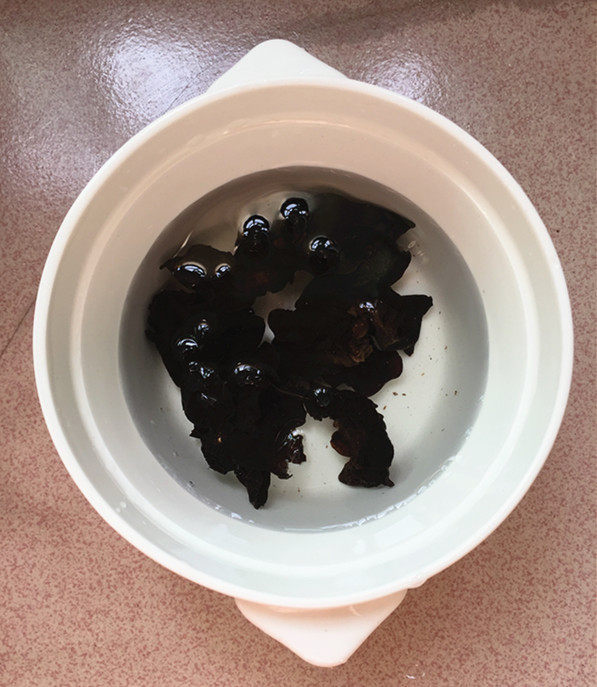 腐竹拌芹菜步骤3