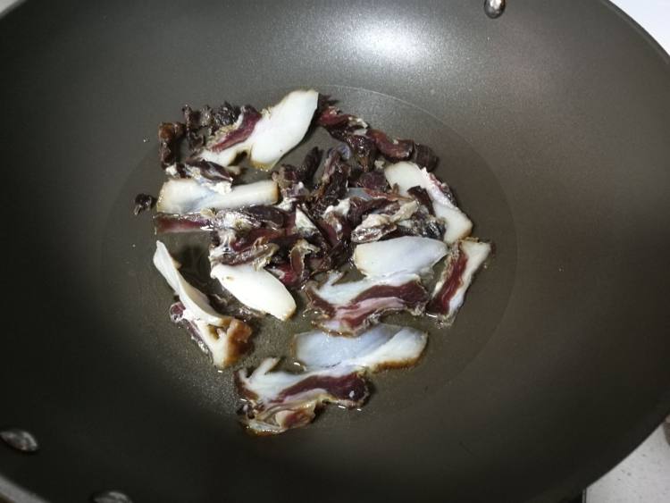 嫩南瓜炒腊肉步骤4