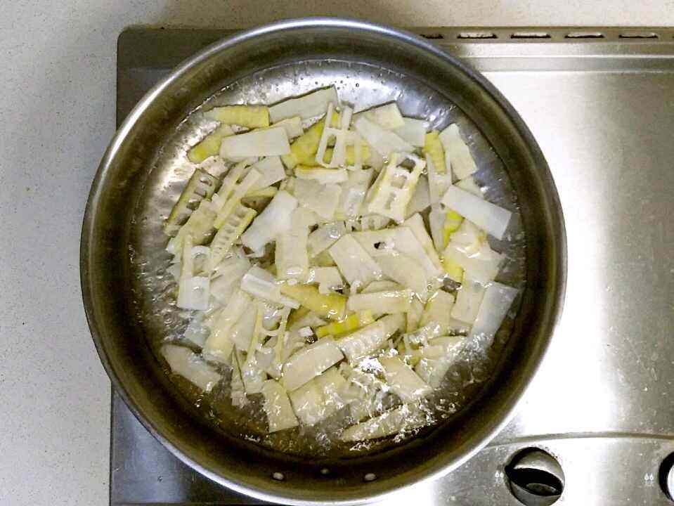 竹笋炒肉步骤2