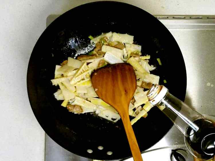 竹笋炒肉步骤8