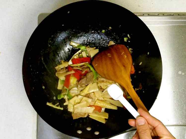 竹笋炒肉步骤11