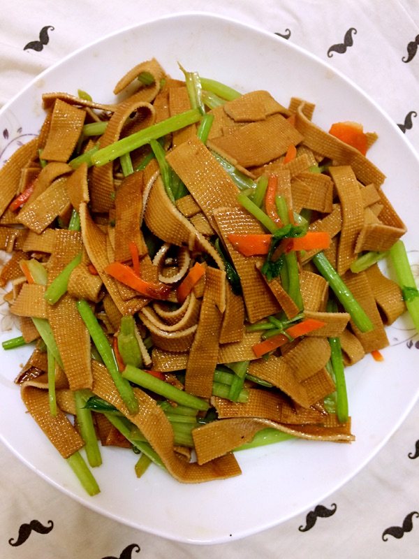 芹菜炒豆腐片步骤8