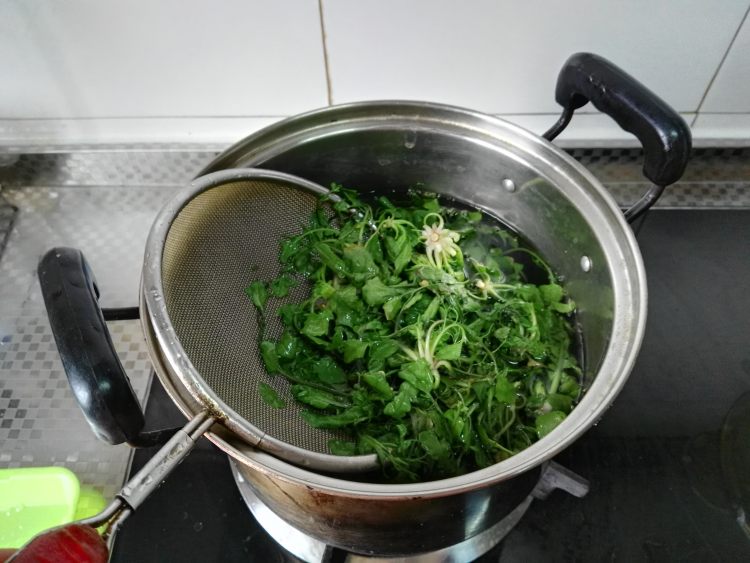 荠菜粥步骤3