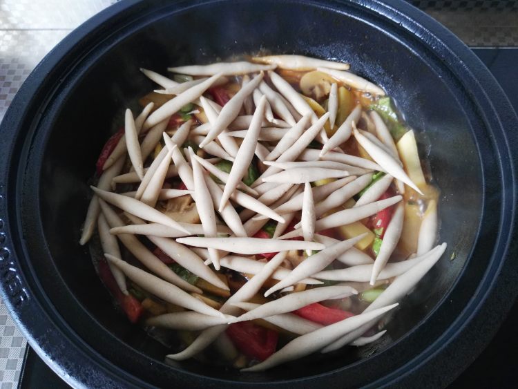 焖莜面鱼鱼步骤13
