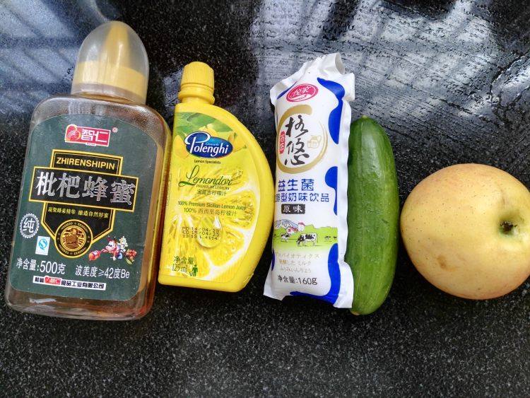 益生菌黄瓜苹果汁步骤1