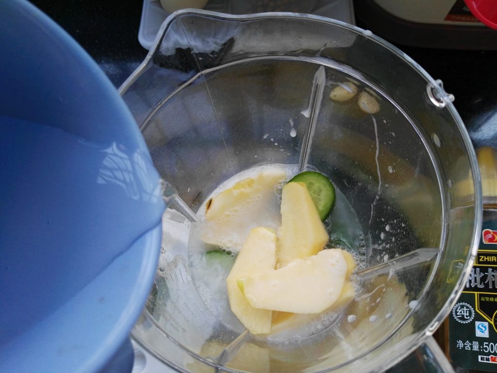 益生菌黄瓜苹果汁步骤4