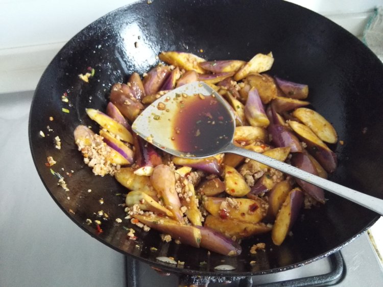 茄子肉末步骤5