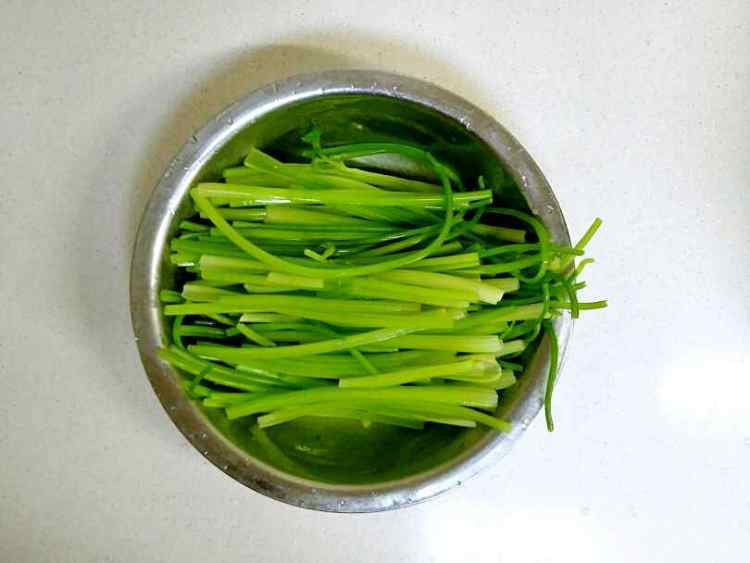 猪肉芹菜饺子步骤4