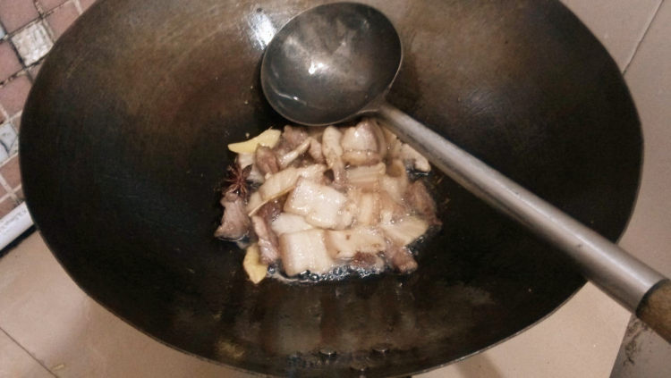 荞菜炒肉步骤4