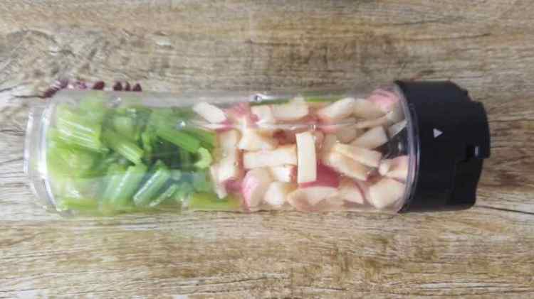 芹菜苹果饮步骤6