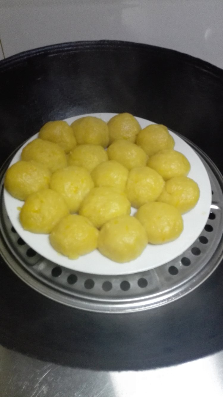 椰蓉南瓜糯米糍步骤7