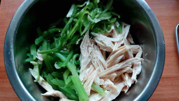 腐竹拌芹菜＃多效护理步骤7