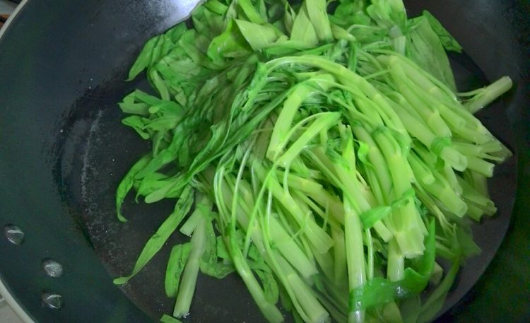 椒丝腐乳通菜步骤5
