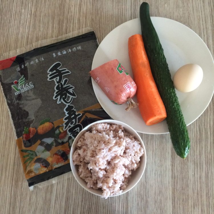 红梗米紫菜包饭步骤1