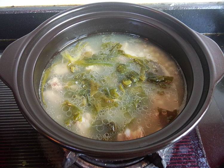 螺旋藻薏米排骨煲步骤9
