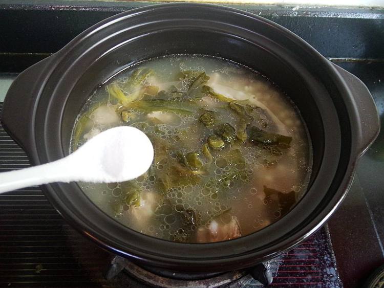 螺旋藻薏米排骨煲步骤10