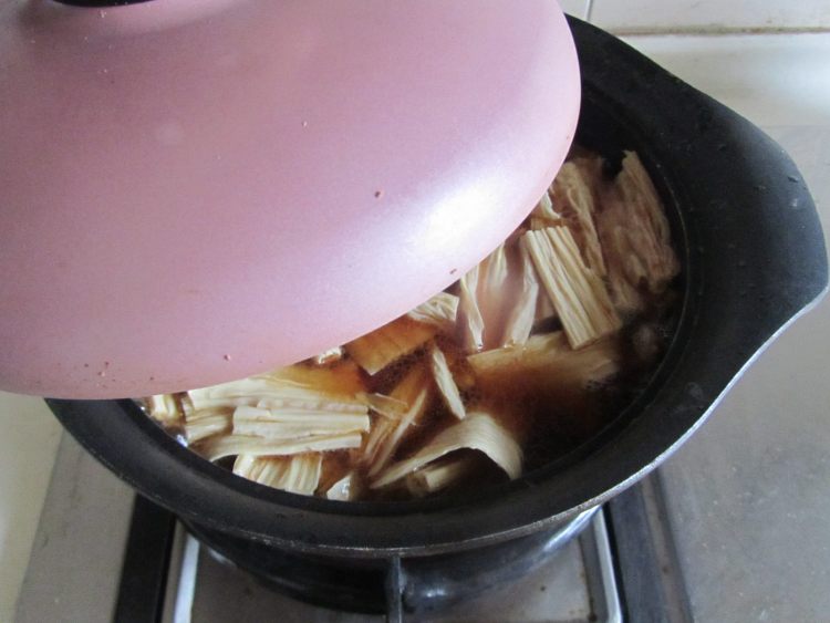 腐竹焖五花肉步骤7