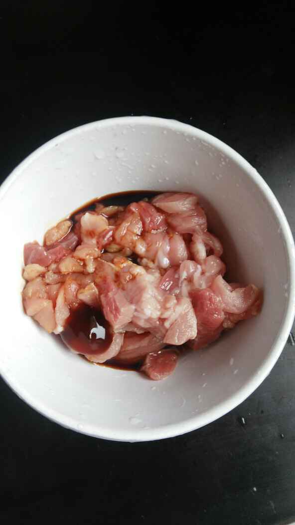 海带丝炒瘦肉步骤3