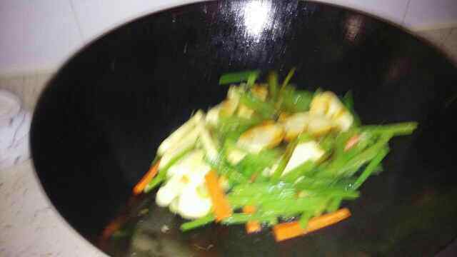 芹菜炒豆腐干步骤4