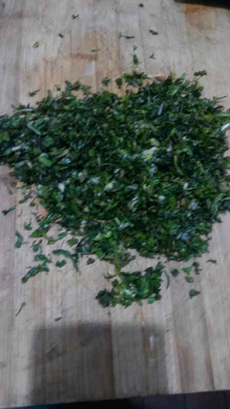 蛋皮荠菜卷步骤4