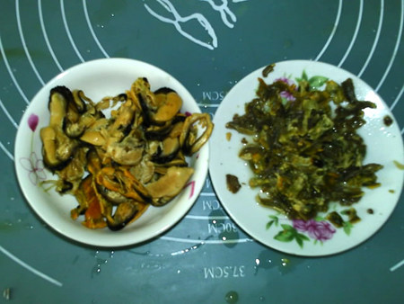 香菇木耳淡菜汤步骤6