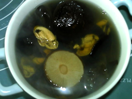 香菇木耳淡菜汤步骤11