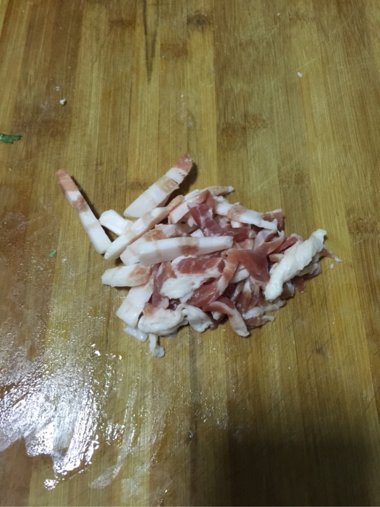家庭炒芹菜步骤2