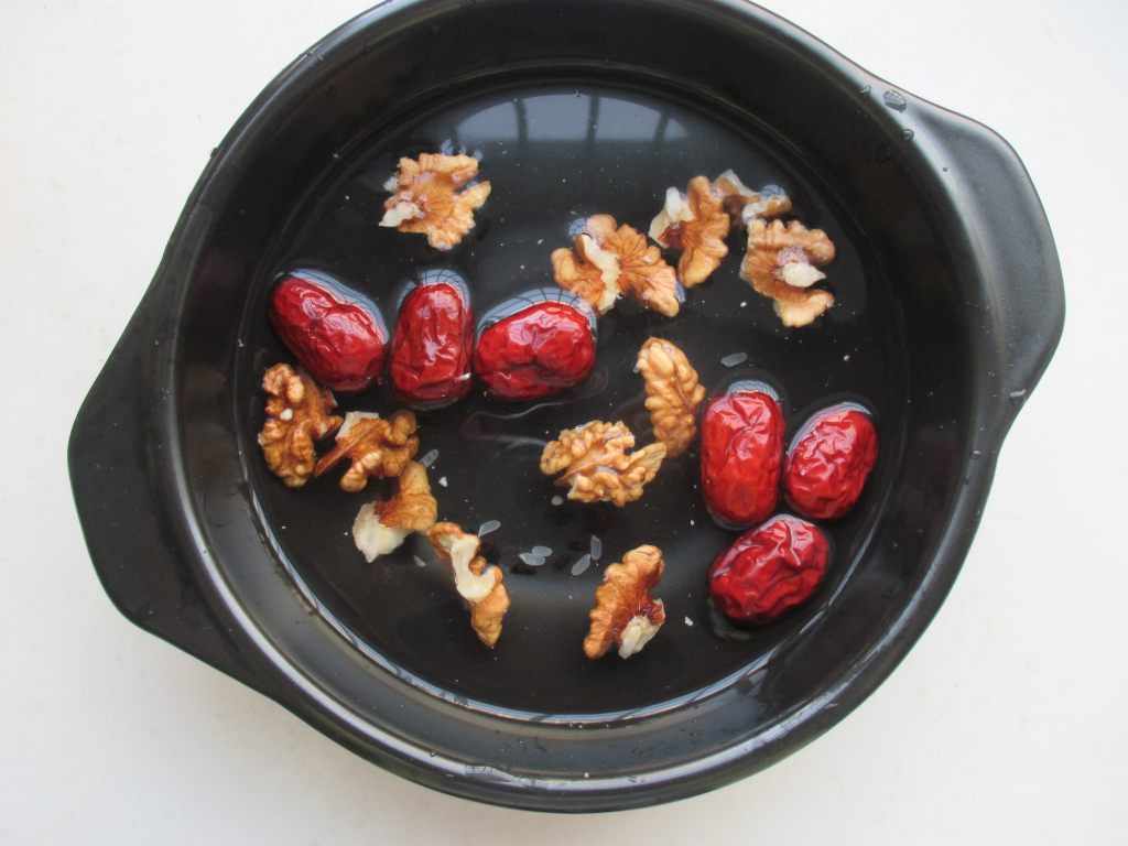 山药核桃红枣豆浆步骤3