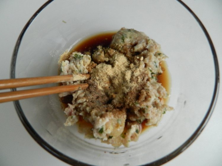 苔干菜粉丝包步骤7