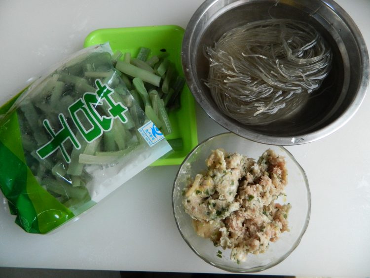苔干菜粉丝包步骤4