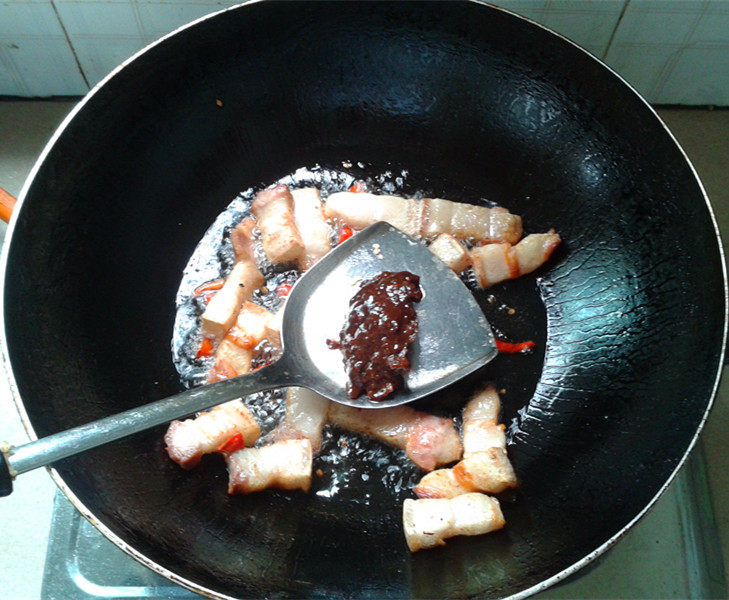 五花肉焖茄子步骤7