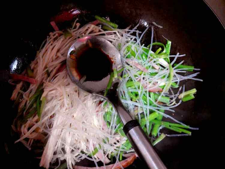 芹菜针菇粉步骤7
