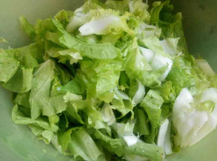 香芹炒小白菜步骤1
