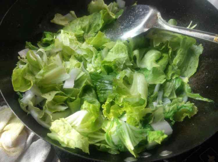 香芹炒小白菜步骤6