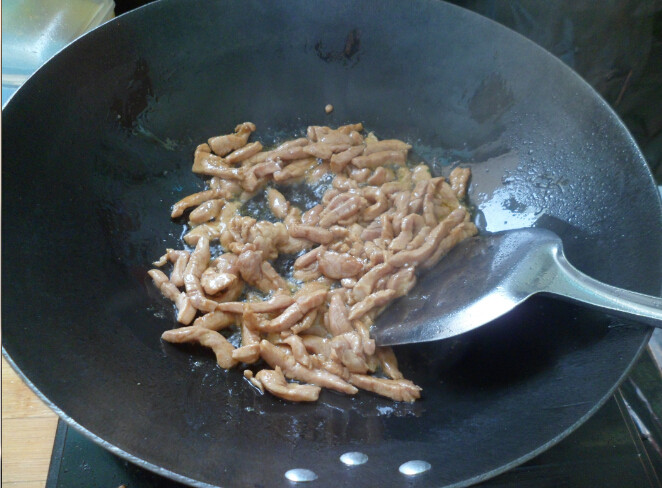 芹菜炒肉丝步骤3