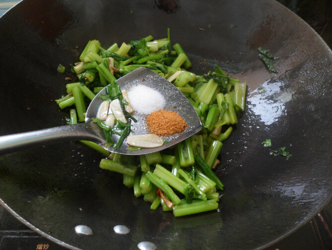 芹菜炒肉丝步骤6
