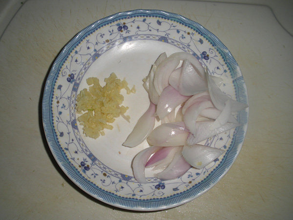 鸡蛋炒芹菜步骤3
