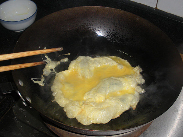 鸡蛋炒芹菜步骤5