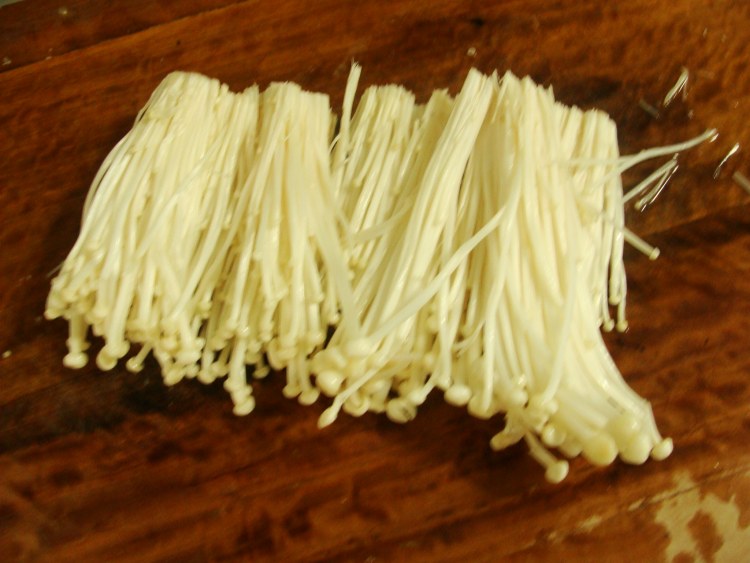 蒜蓉蒸金针菇步骤1