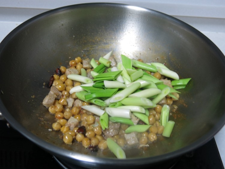鹰嘴豆炒肉步骤9