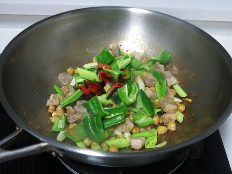 鹰嘴豆炒肉步骤10