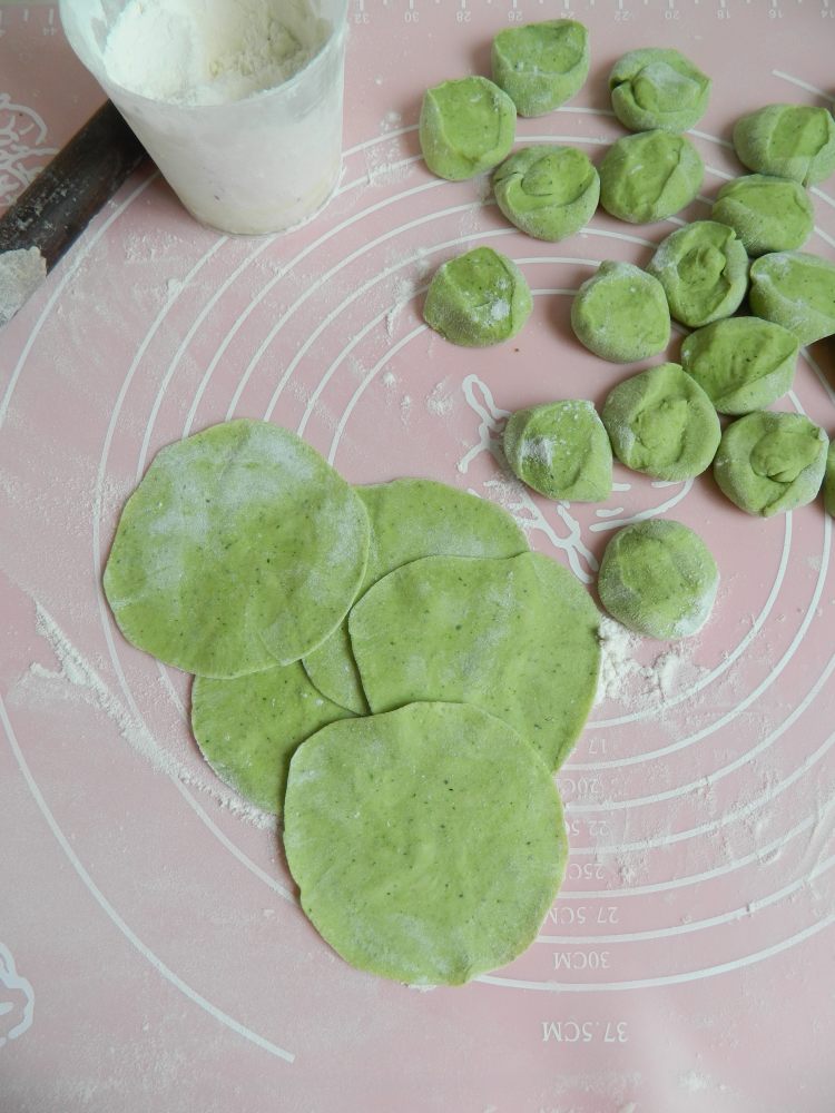 菠菜素馅水饺步骤13